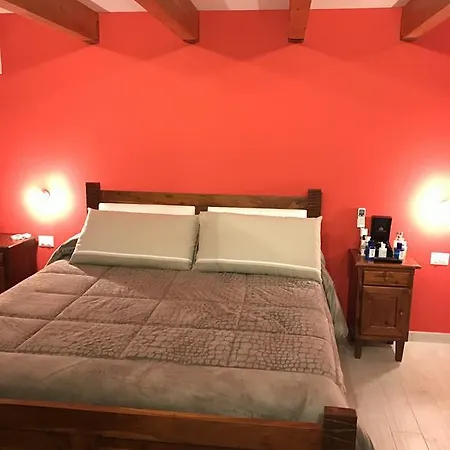 شقة Red